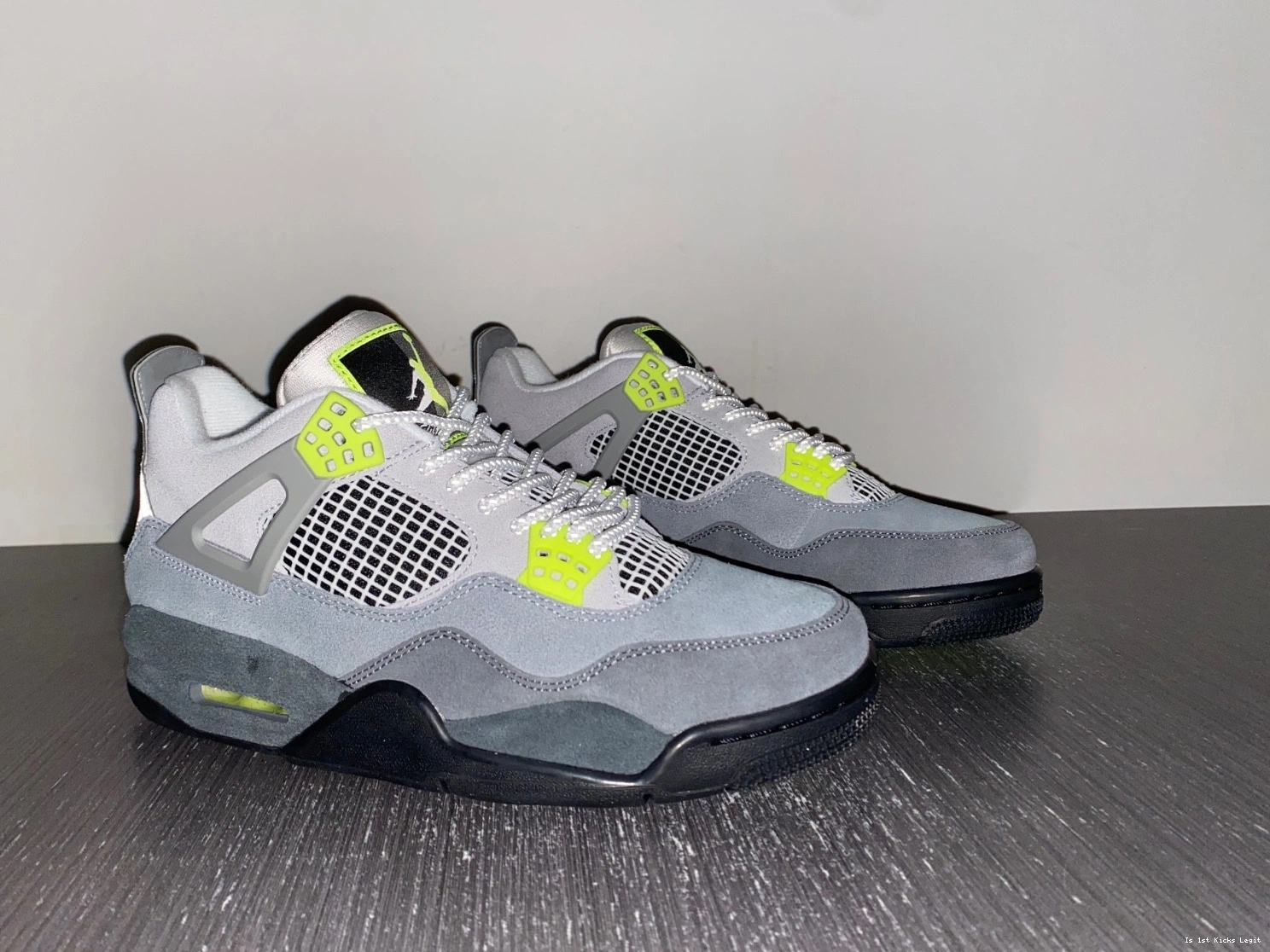 CT5342-007 Air 4 “Neon” Jordan SE 1105